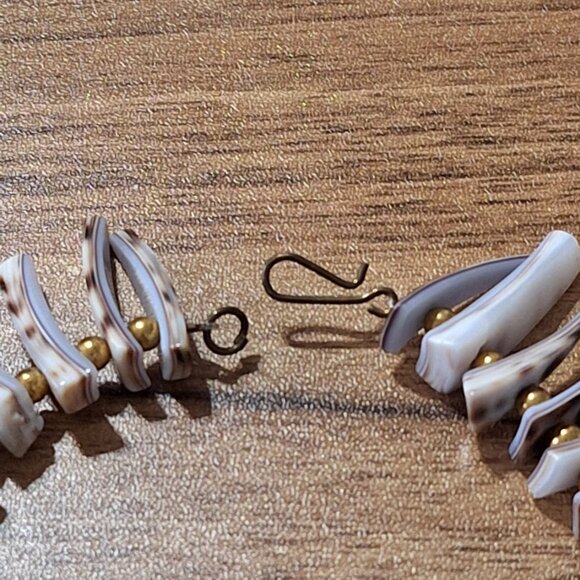 Tigris Shell Dagger Beads Choker Statement Necklace - Picture 7 of 7